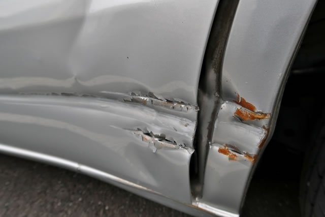 森清モータース｜板金塗装｜キズ・へこみ